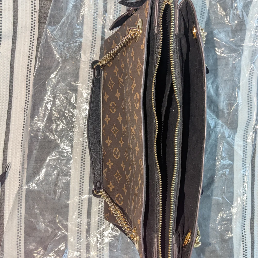 Louis Vuitton Brown Monogram Canvas Shoulder Bag with Chain - Picture 14 of 14